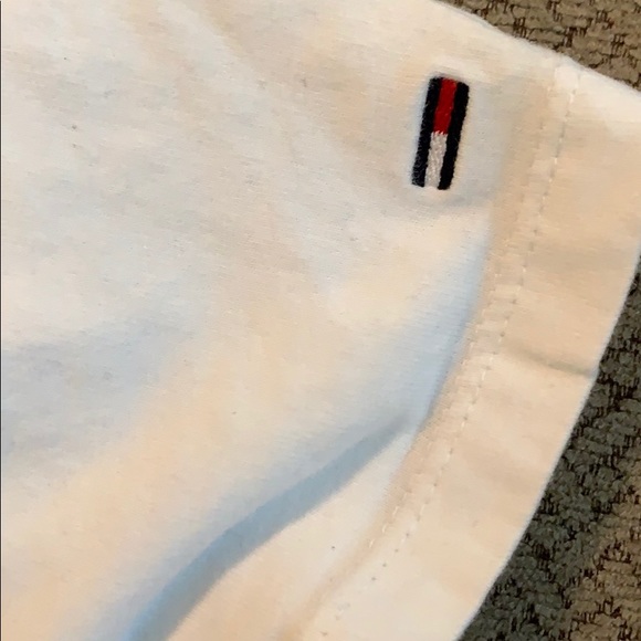 Tommy Hilfiger - Picture 3 of 3
